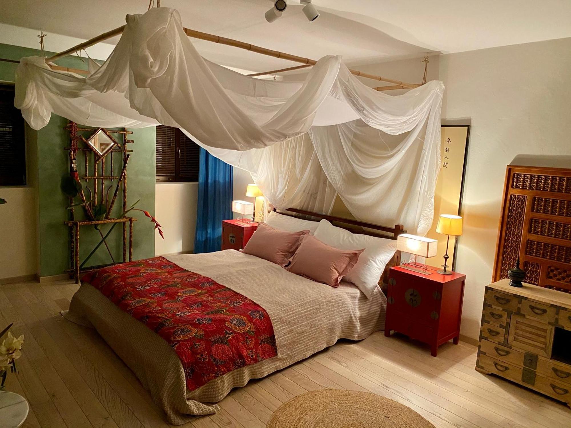 Les 3 Coeurs - Chambres Chez Charmants Habitants Font Bagian luar foto