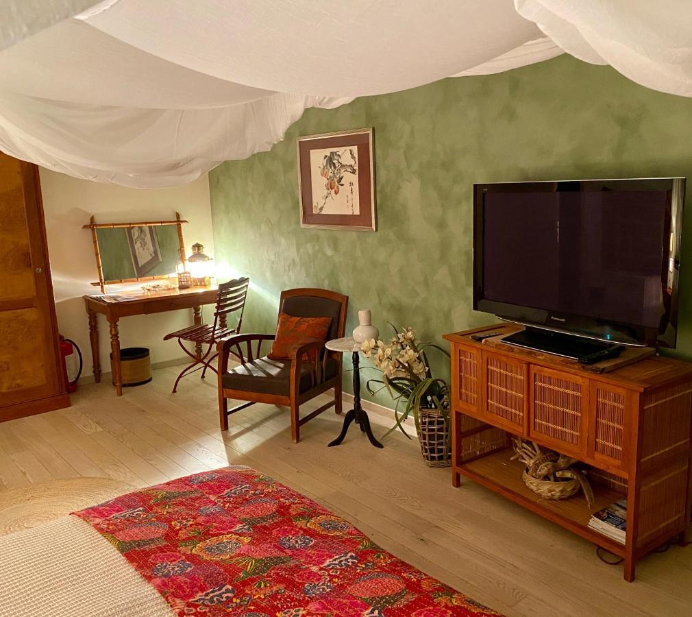 Les 3 Coeurs - Chambres Chez Charmants Habitants Font Bagian luar foto