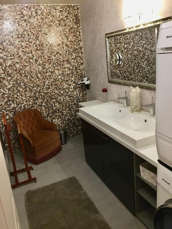 Les 3 Coeurs - Chambres Chez Charmants Habitants Font Bagian luar foto